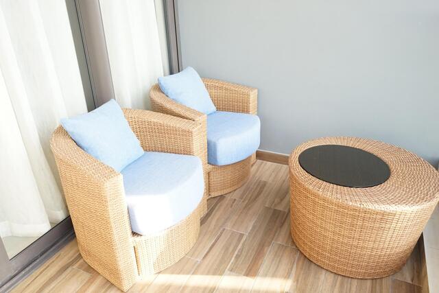 屋外におけるソファの魅力とは？